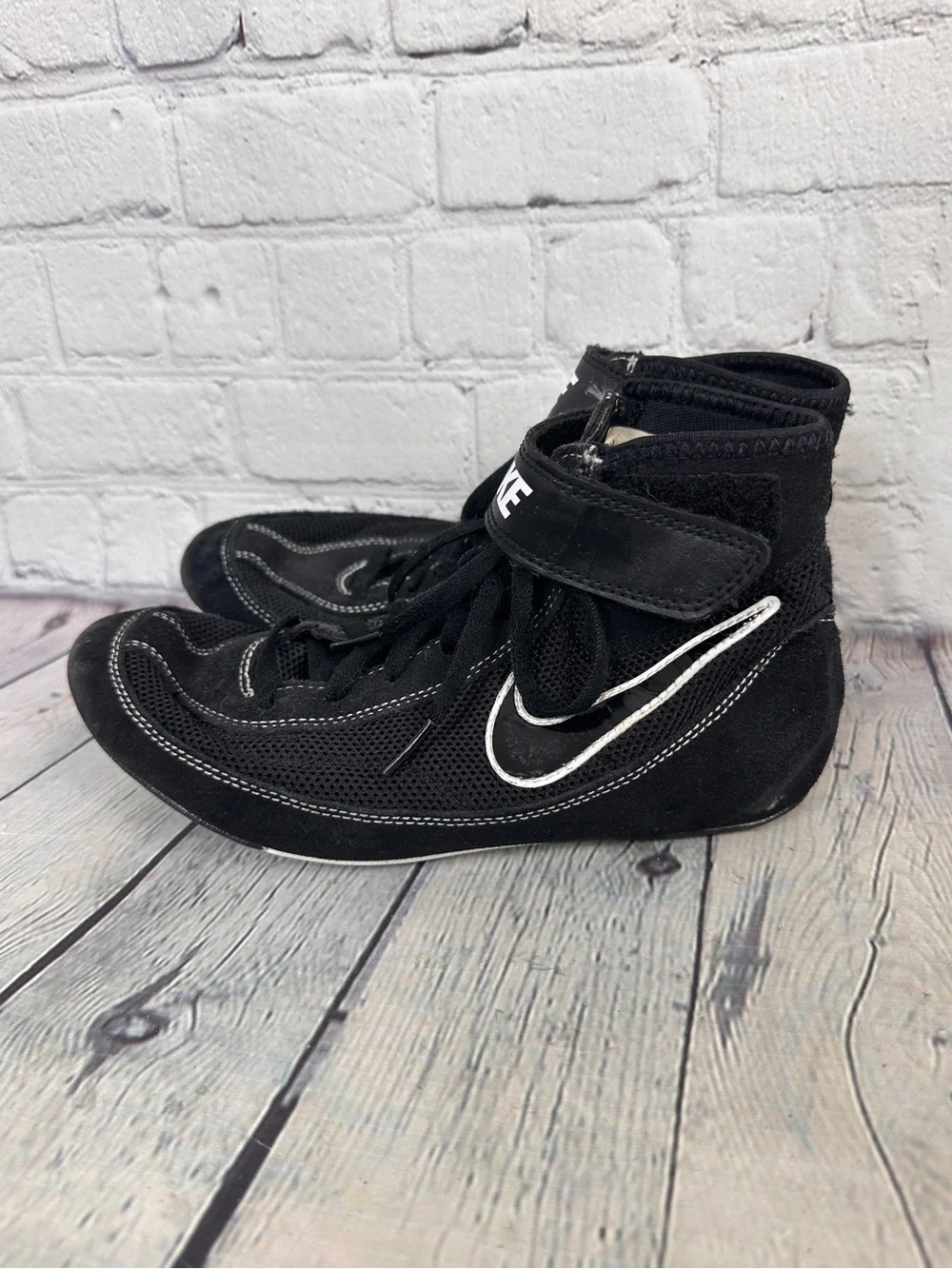 Nike Speedsweep VII wrestling shoes youth size 6